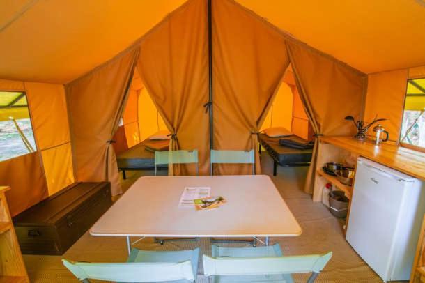 Camping Onlycamp Les Pins Nancay 外观 照片